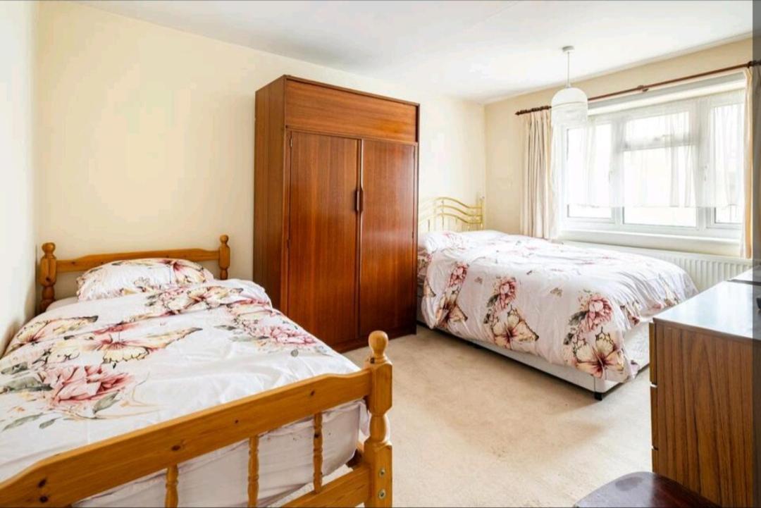 London Stratford Holiday Home Exterior photo